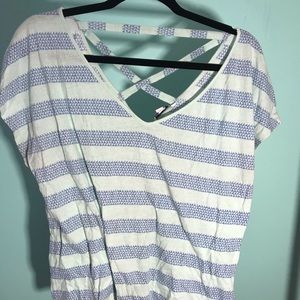 Flowy summer tee with cross back straps 💙